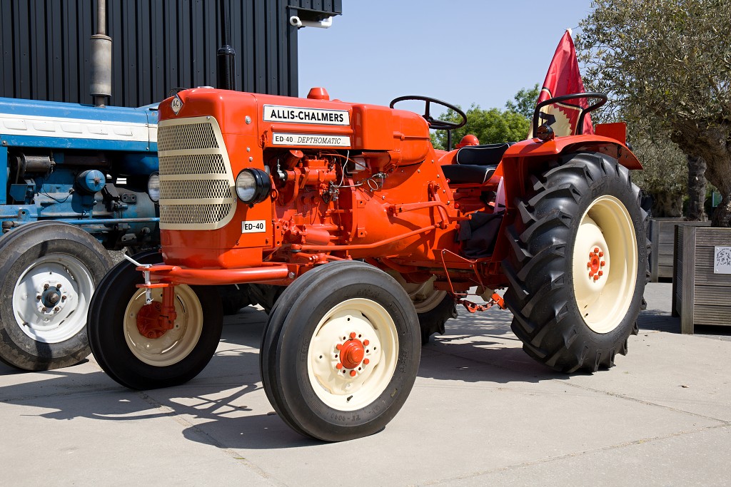 Tractor oldtimer allis chalmers ed-40 landbouw veeteelt industrie vee polder agrarisch agricultuur milieu klimaat stikstof co2 bio ecologisch biologisch natura2000 planetproof natura 2000 veehouderij